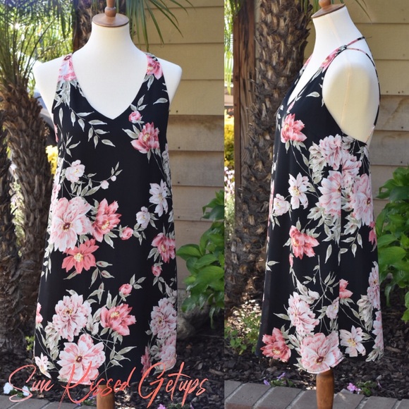 Charlotte Russe Dresses & Skirts - 🍍 Charlotte Russe • Black Floral Dress